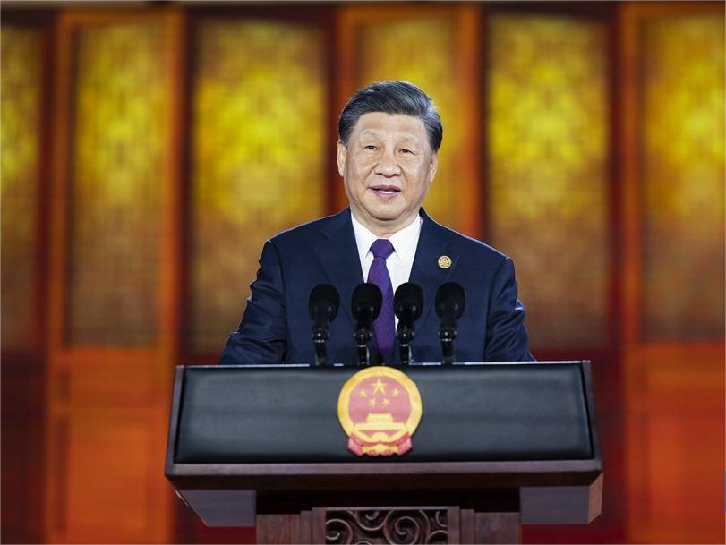 习近平和彭丽媛为出席中国－中亚峰会的中亚国家元首夫妇举行欢迎仪式和欢迎宴会并共同观看中国同中亚国家人民文化艺术年暨中国－中亚青年艺术节开幕式演出